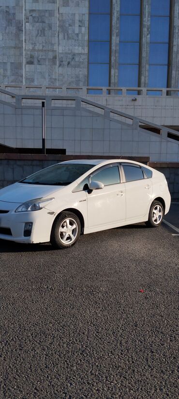 авто стоп: Toyota Prius: 2011 г., 1.8 л, Вариатор, Гибрид, Седан