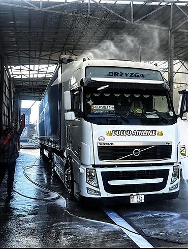460: Тягач, Volvo, 2010 г., Тентованный — 1