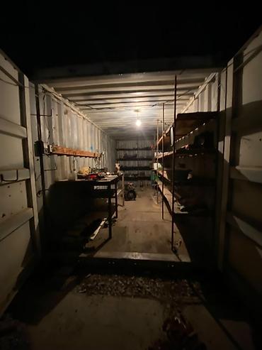 Продается контейнер 20тонник, с полками. Находится село Полтавка. Цена