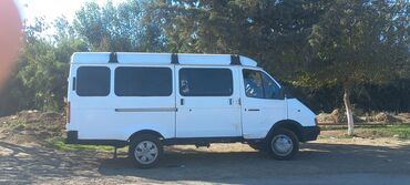 r14 təkərlər: Ağ rəngli yük/miniven tipli avtomobil - Korpus: yüksək damlı, 3 yan