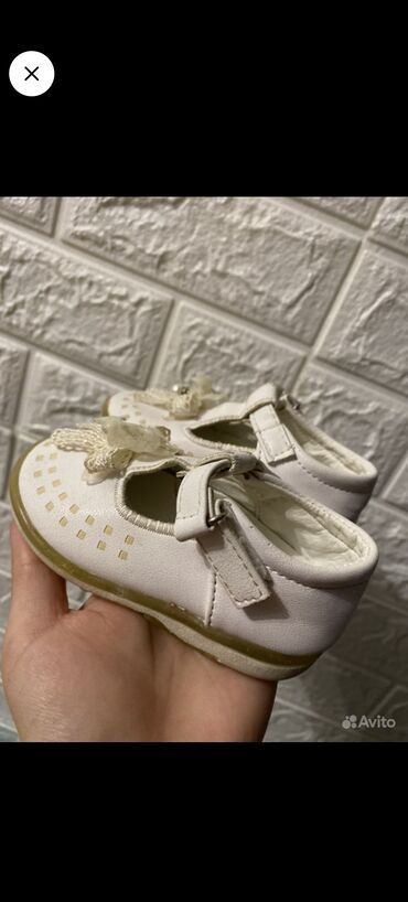 обувь детская бу: В хорошем состоянии,очень мало носили,светящиеся!