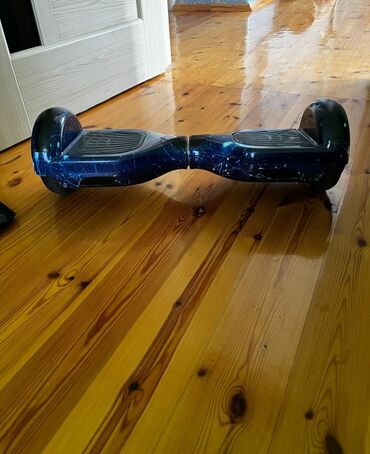 CD, DVD disklər və kassetlər: Hoverboard (gyroskuter) – iki təkərli, özünü balanslayan elektrikli