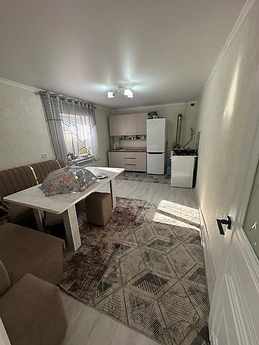 Продажа коттеджей и домов: Маевкадан 4 болмолуу үй сатылат, абалы жакшы сүрөттөгүдөй, удобства — 6