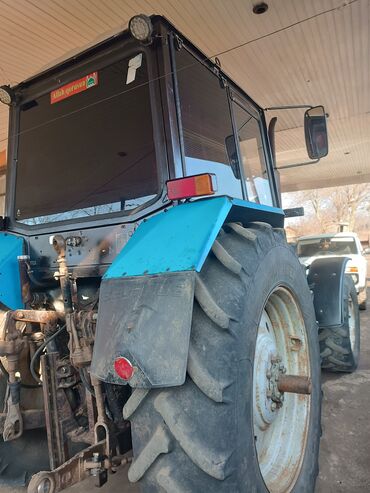 Traktorlar: Belarus 1221 traktor - Güclü 6 silindrli dizel mühərrik (yanlardan — 7