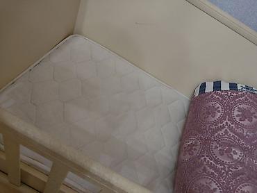 Uşaq beşiyi və şkaflı komod dəsti - Material: ağ rəng tonlarında lalafo.az -da Uşaq beşiyi və şkaflı komod dəsti - Material: ağ rəng tonlarında