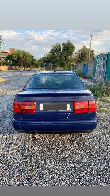 Volkswagen: Volkswagen Passat: 1994 г., 1.8 л, Механика, Бензин, Седан