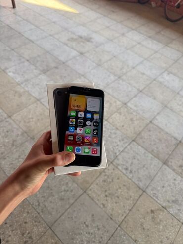 Apple iPhone: IPhone 7, 32 GB, Qara, Barmaq izi — 4