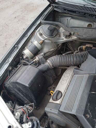 Audi S4: 1993 г., 2.6 л, Механика, Бензин, Седан