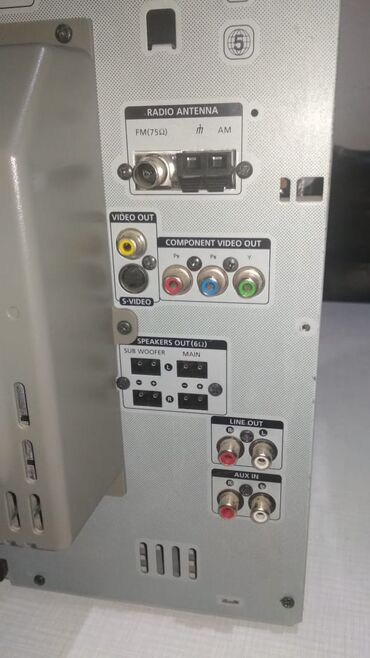 Musiqi mərkəzləri: 3800 w Güclü səs sistemi 2 Basoviki 2 Səs Kalonkaları var — 8