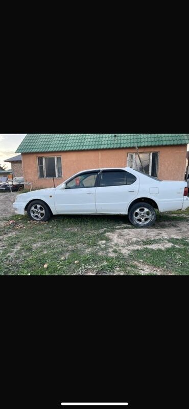 машину авто: Toyota Carina E: 1997 г., Седан