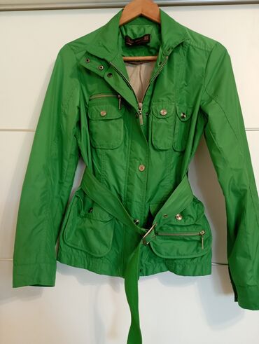 Ostale jakne, kaputi, prsluci: Zara jaknica zenska, velicina M. Od suskavog platna,ocuvana