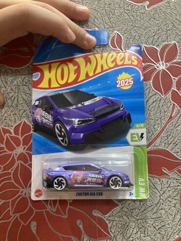 Avtomobil modelləri: Məhsul: Hot Wheels die-cast maşınları – EV mövzusu Dəst tərkibi: - — 19