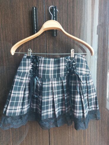 Mini ətək . Shein'ə məxsusdur. Ölçü səhvliyinə görə satılır. Xs/s