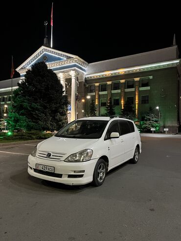 toyota nadya: Toyota Avensis Verso: 2003 г., 2 л, Механика, Дизель, Вэн/Минивэн