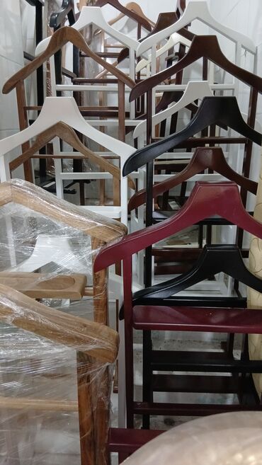 Ev üçün digər mebel: Bu, paltarların səliqəli saxlanması üçün nəzərdə tutulmuş taxta — 6