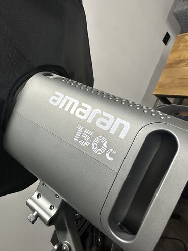 телескопическая стойка: Amaran 
Продам вместе со стойкой и софтбоксом