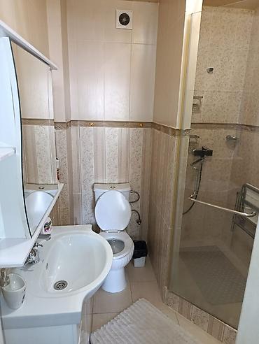 Посуточная аренда квартир: 3 комнаты, Душевая кабина, Постельное белье, Кондиционер — 6