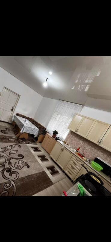 Долгосрочная аренда домов: 68 м², 4 комнаты, Парковка, Забор, огорожен