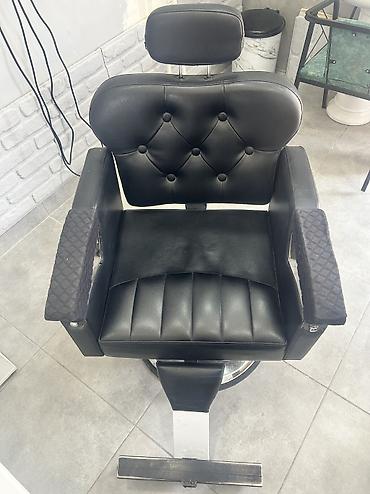 2ci el stullar: Bərbərxana və ya salon üçün peşəkar kreslo. Qara rəngli, zərif və — 2