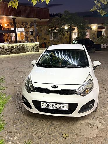 Kia Rio: 1.4 l | 2012 il Hetçbek