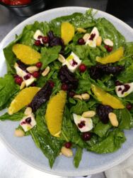 ищу работу на кухню: Повар Холодный цех. Больше 6 лет опыта