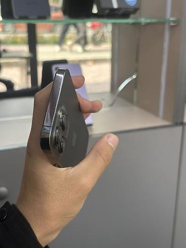 Apple iPhone: IPhone 13 Pro, Б/у, 128 ГБ, Natural Titanium, Зарядное устройство, Защитное стекло, Чехол, В рассрочку, 86 % — 4