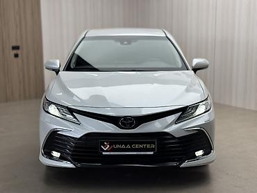 Toyota Camry: 2024 г., 2.5 л, Бензин, Седан — 2