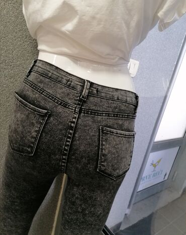 Farmerke: Predivne sive farmerice Na kolenima pocepan model Vel 26 sa puno na lalafo.rs — 8 Farmerke: Predivne sive farmerice Na kolenima pocepan model Vel 26 sa puno — 8