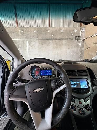 teker 265 35 18: Chevrolet Aveo: 1.6 l | 2014 il 250000 km Sedan — 6