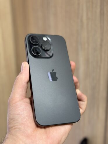 iphone под подушкой: IPhone 15 Pro, Колдонулган, 256 ГБ, Black Titanium, Куту, 89 %
