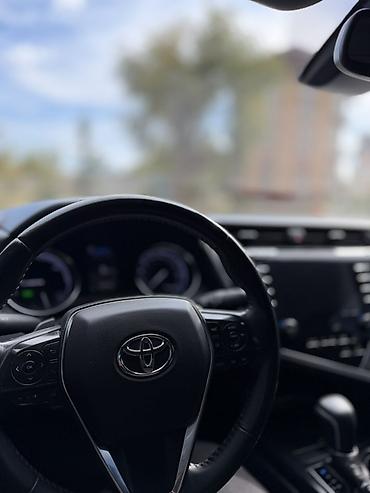 жеңил машина: Toyota Camry: 2018 г., 2.5 л, Гибрид, Седан — 6