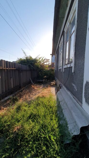 Продажа домов: Дом, 90 м², 4 комнаты, Риэлтор, Старый ремонт