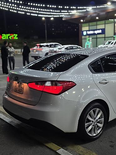 kia serato: Kia Cerato: 1.6 l | 2014 il Sedan — 2