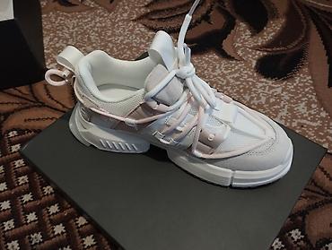 dunk low: Продаю стильные кроссовки женские новые, оригинал с Китая, поэтому — 2