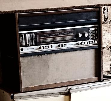 astronomiya kitabı pdf: Retro stolüstü radio-mərkəz (taxta korpuslu) - Klassik taxta korpus — 1