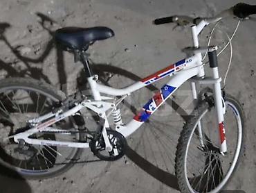 barter velosiped: Uşaq/yeniyetmə üçün dağ velosipedi - Rəng: ağ, qırmızı-mavi qrafika - — 1