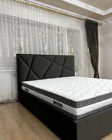 двухстворчатый шкаф: Новый, Двуспальная кровать, Без матраса, Без выдвижных ящиков