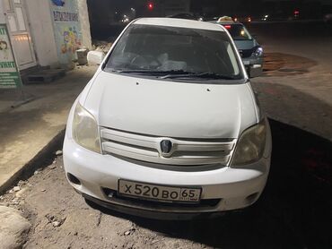 Toyota: Toyota ist: 2002 г., 1.3 л, Автомат, Бензин, Хэтчбэк