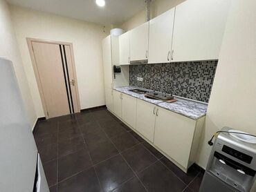 Ofislər: Xətai metrosunun arxasında, metroya piyada 7-8 dəqiqəlik məsafədə, 16 — 15