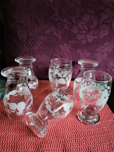 Čaše: Case nove golf sa stopom univerzalne. Komada 6 u ceni — 8