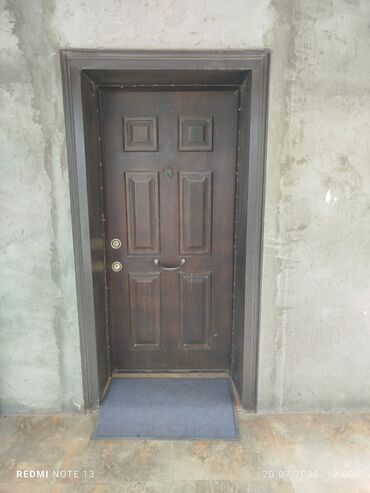 Furnitura və aksessuarlar: Mənzil üçün İşlənmiş Giriş qapısı 100x210 sm With peephole, Zəmanətsiz, Ödənişli quraşdırma, Ünvandan götürmə