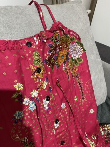 Haljine: Elegantna crno-zlatna haljina na pruge - Model: koktel/večernja — 18