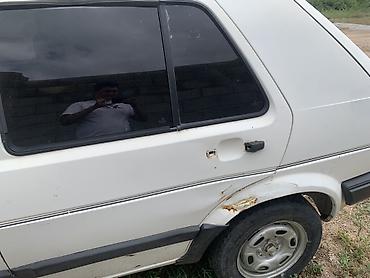 повреждённый автомобиль: Volkswagen Golf: 1991 г., 1.6 л, Механика, Дизель, Хэтчбэк — 9