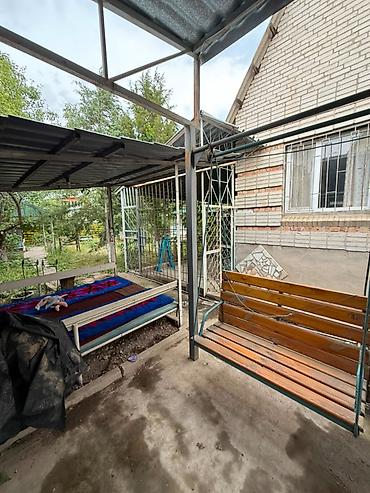 комнаты иссык: 🏡 Продается просторный дом в с. Байтик 📐 Общая площадь — 80 м² 🛏️ 2 — 8