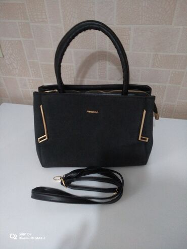 сумка женская через плечо: Сумка женская классика,новая. Очень удобная : внутри много карманов,по