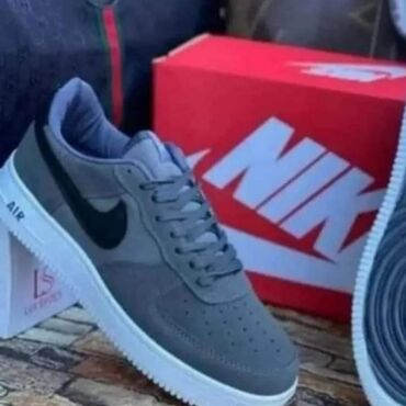 Women's Sneakers and athletic shoes: 36-44
3400 — 12