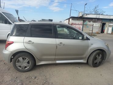 Toyota: Toyota ist: 2002 г., 1.3 л, Автомат, Бензин