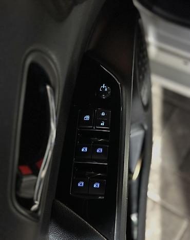 американцы: Toyota Prius: 2018 г., 1.8 л, Вариатор, Гибрид, Лифтбек — 10