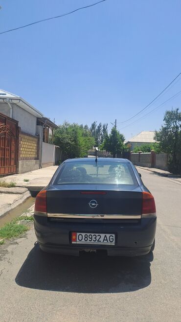 Opel: Opel Vectra: 2003 г., 1.8 л, Механика, Бензин, Седан
