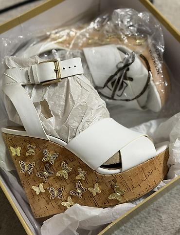 michael: Сандалии на высокой танкетке Michael Kors Состояние отличное, так как — 6